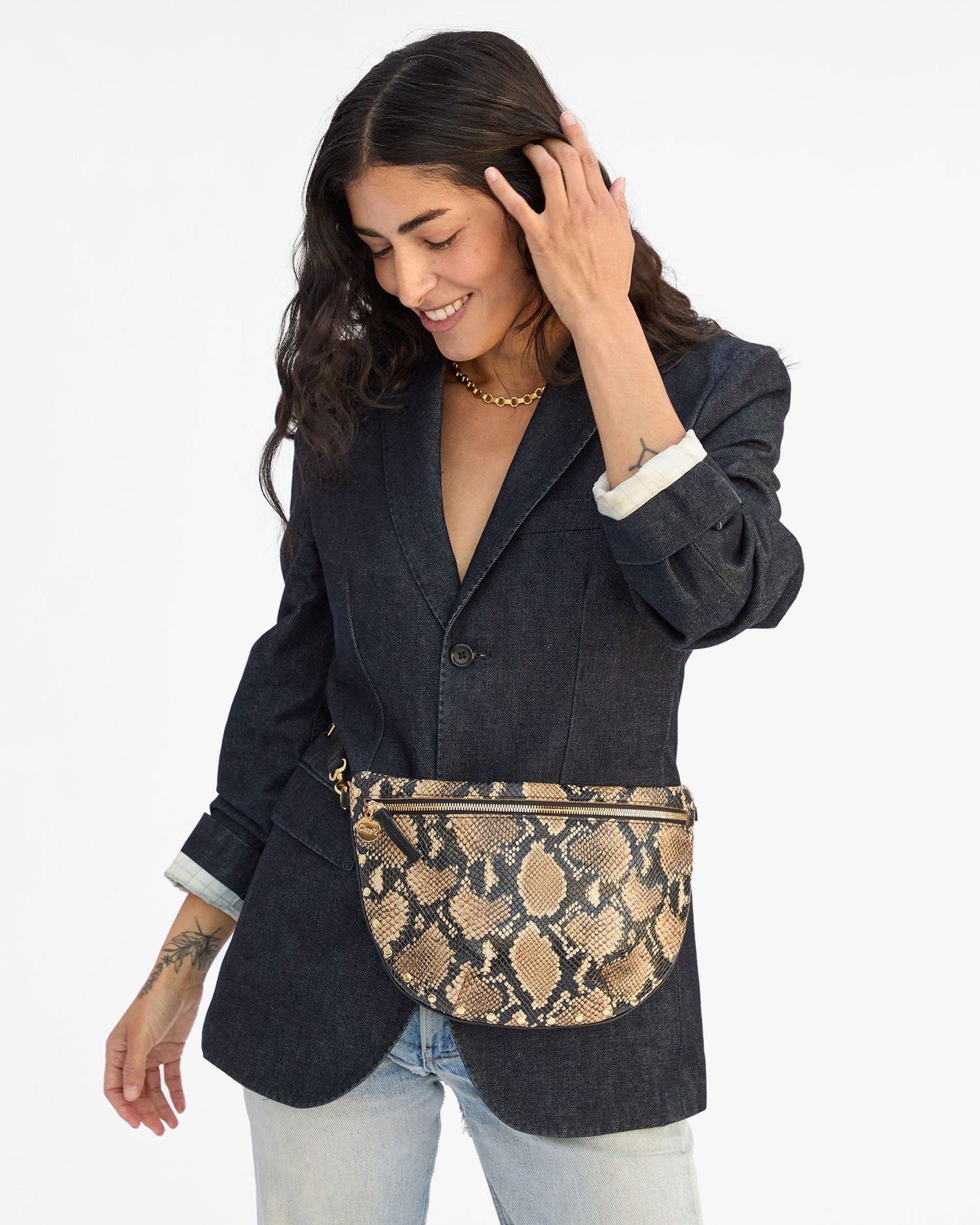 Grande Fanny
$385
Tan Desert Snake w/ Piping & Studs